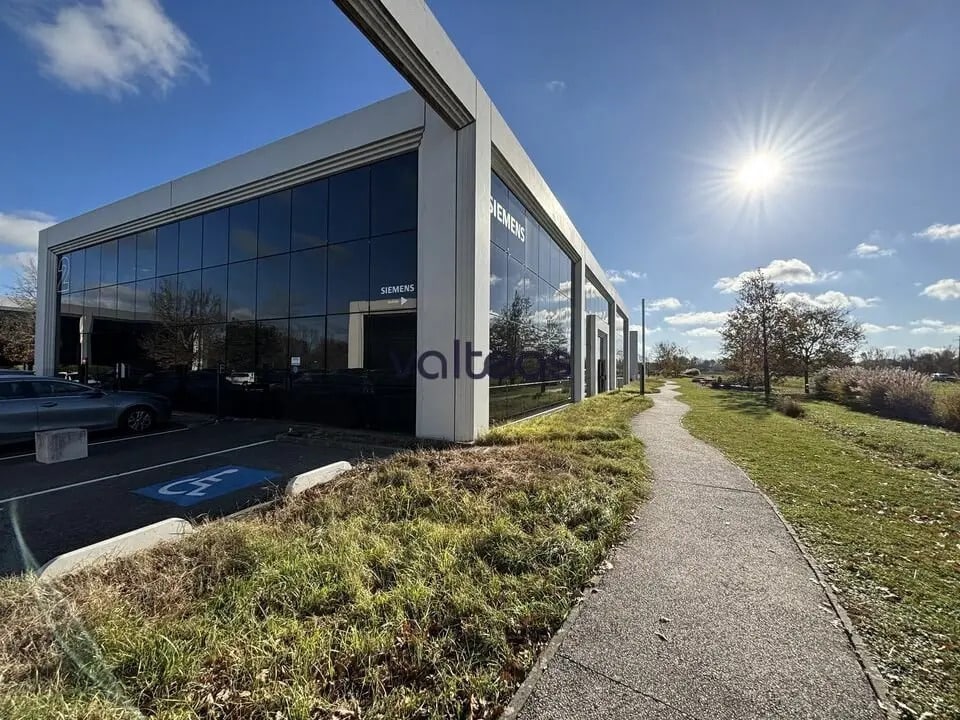 Office in Labège to rent Building Photo- Image 1 of 8