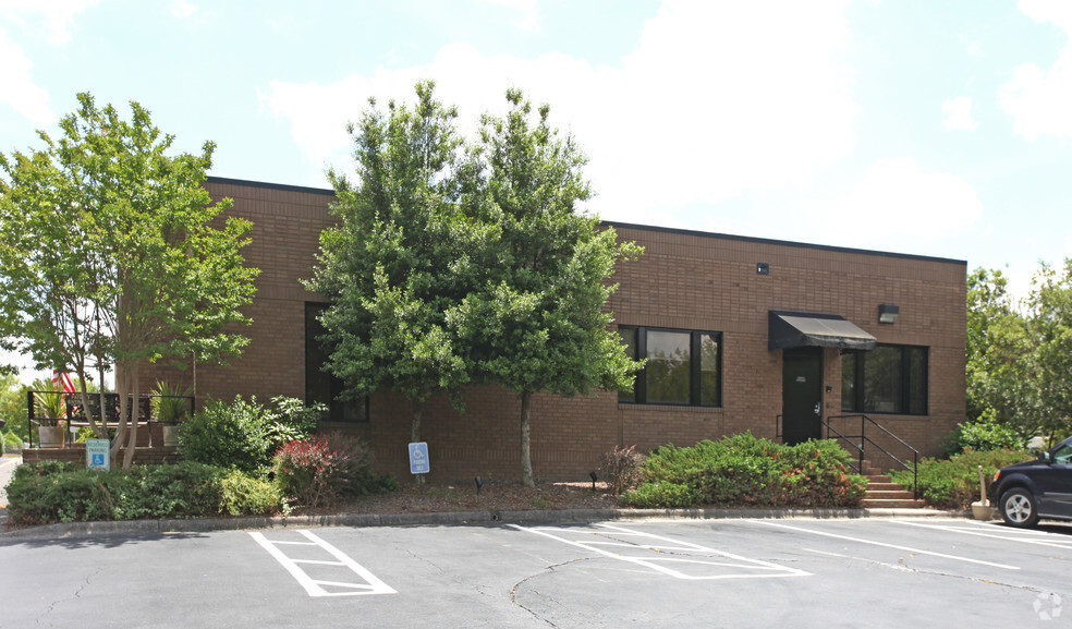 160 Charlois Blvd, Winston-Salem, NC for sale - Building Photo - Image 2 of 10