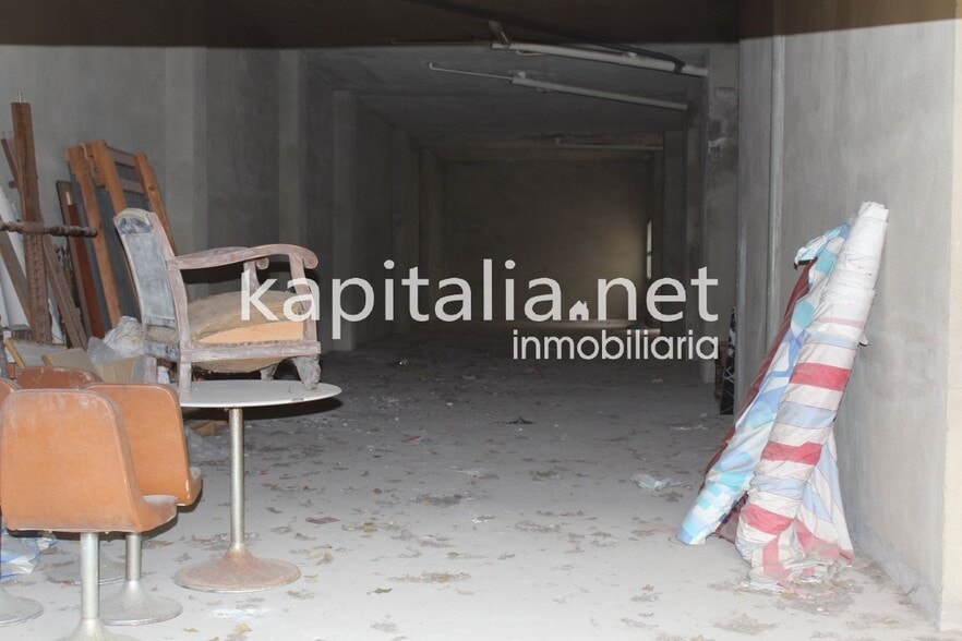 Retail in València, Valencia to rent - Building Photo - Image 2 of 13