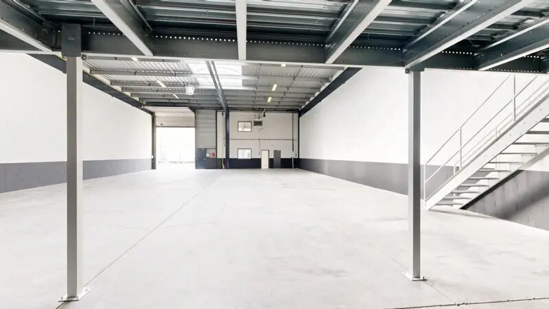 Light Industrial in Bezons to rent - Interior Photo - Image 3 of 13