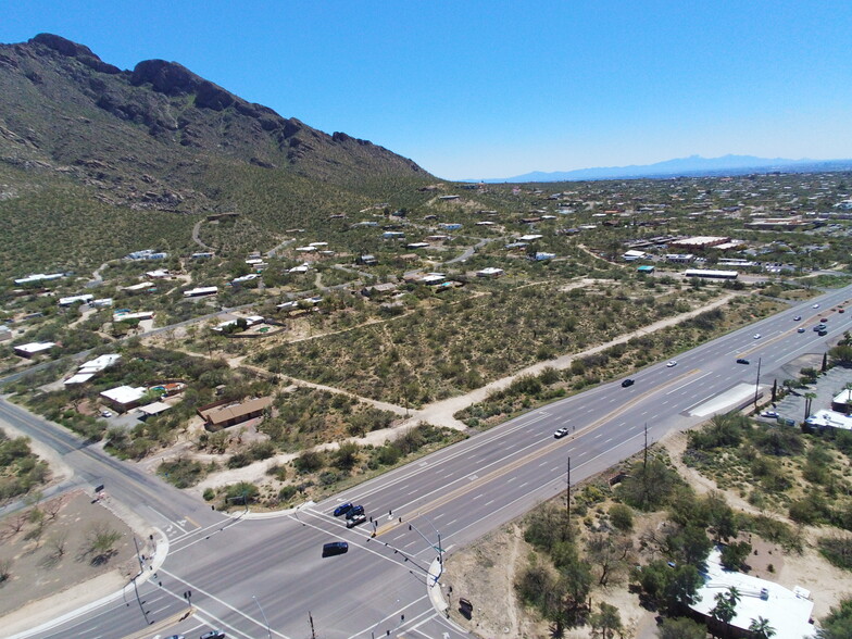 9050 N Oracle Rd, Oro Valley, AZ for sale - Aerial - Image 1 of 10