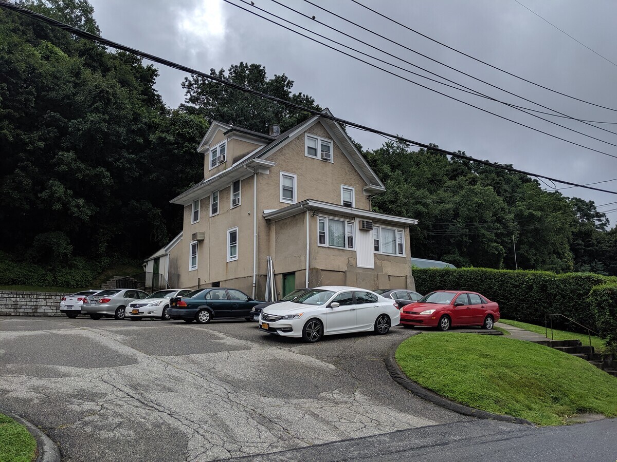 146 Lafayette Ave, White Plains 10603 UK