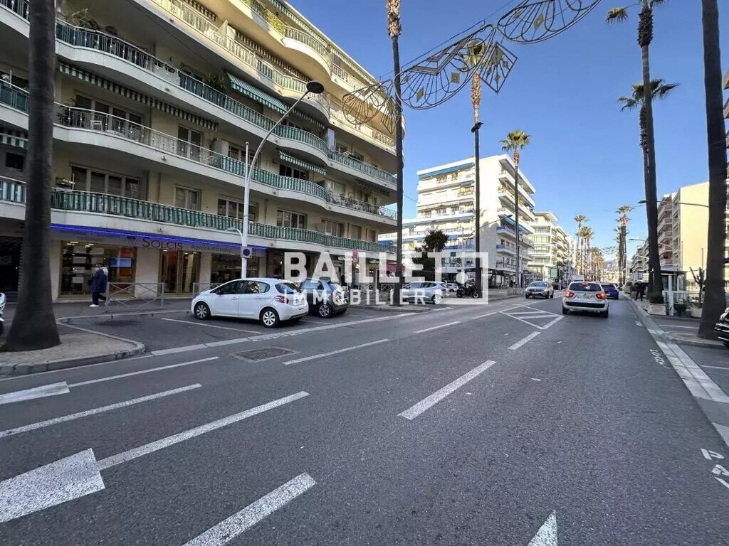 Location Bureaux 100 m² - Photo 1