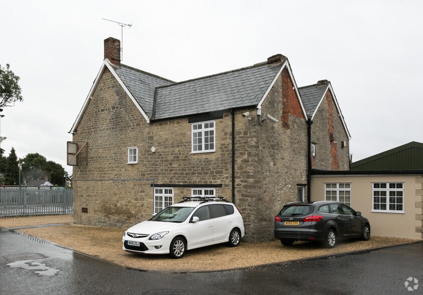 Pigeon House Ln, Swindon for sale - Primary Photo - Image 1 of 1