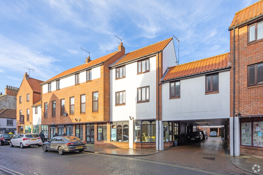 2-4 Sow Hill Rd, Beverley to rent - Building Photo - Image 2 of 2