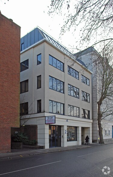 2 Thames Ave, Windsor to rent - Primary Photo - Image 1 of 3