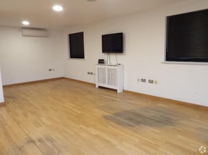 Langham Ln, Langham to rent Interior Photo- Image 2 of 3