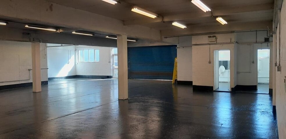 Unit 3 Brunswick Rd, Ashford to rent - Interior Photo - Image 2 of 5