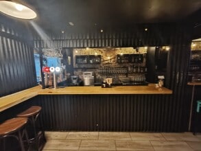 Retail in Barcelona, Barcelona to rent Interior Photo- Image 2 of 29