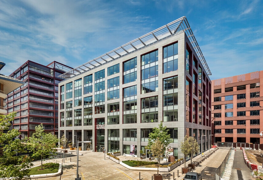 Stanley St, Salford to rent - Primary Photo - Image 1 of 5