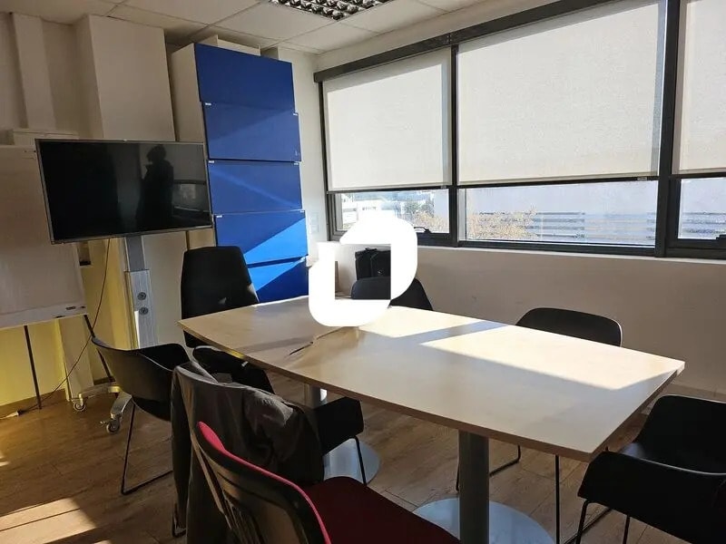 Vente Bureaux 156 m² - Photo 1