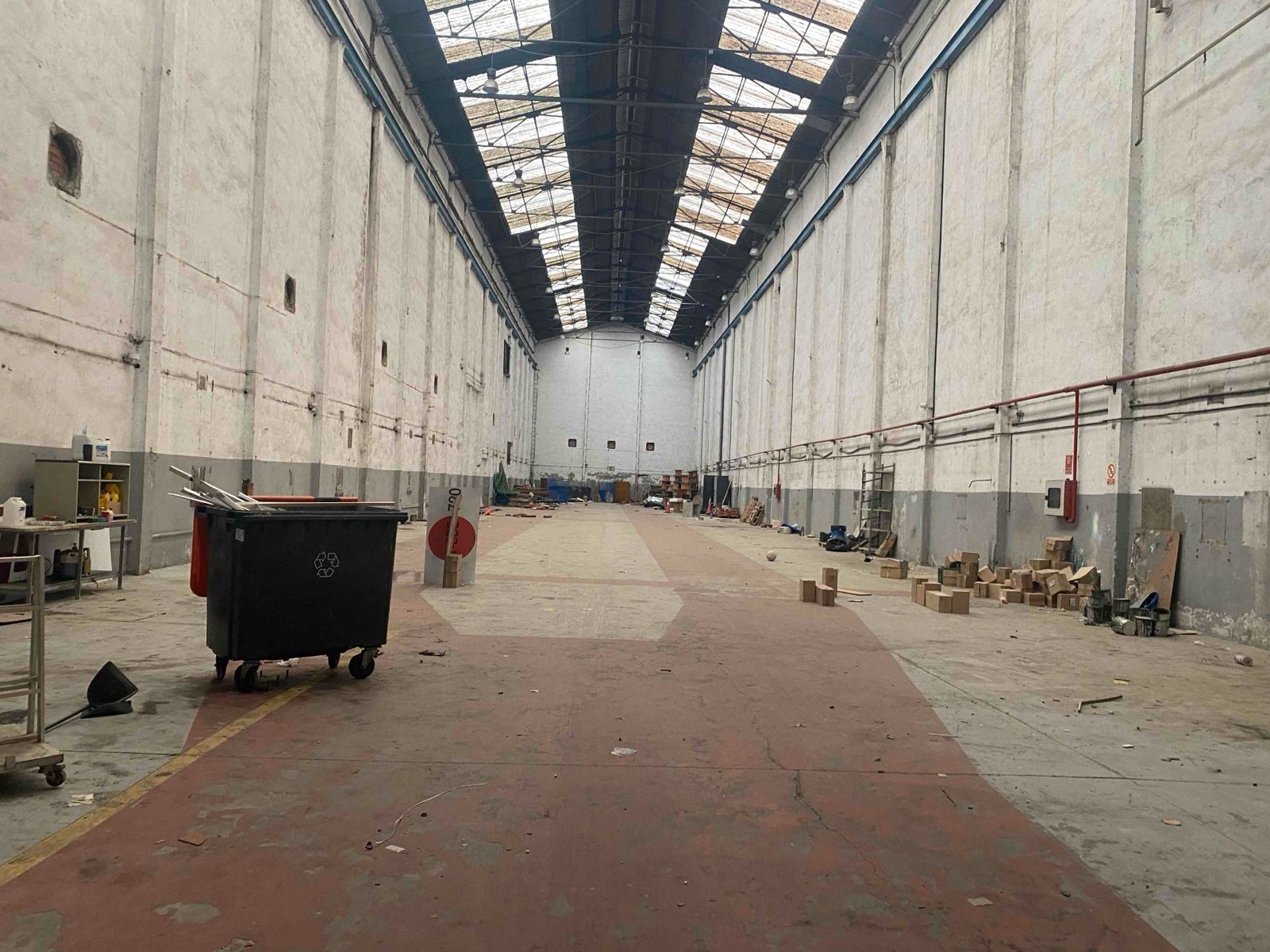 Industrial in Madrid, Madrid to rent Primary Photo- Image 1 of 2