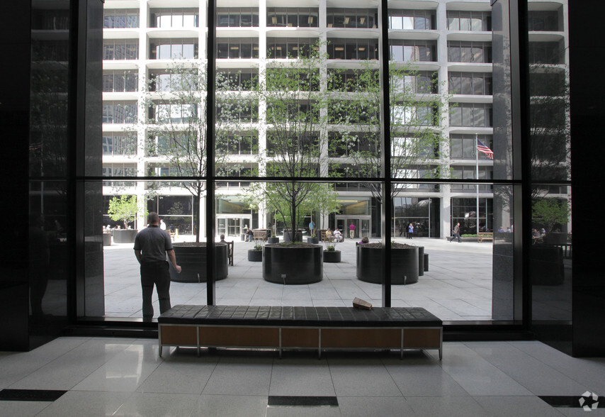 150 S Wacker Dr, Chicago, IL for rent - Lobby - Image 2 of 14