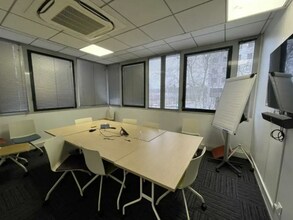 Office in Villeurbanne to rent Interior Photo- Image 2 of 11