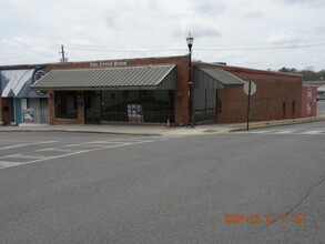 1800 4th Ave S, Jasper, AL for rent Building Photo- Image 2 of 6