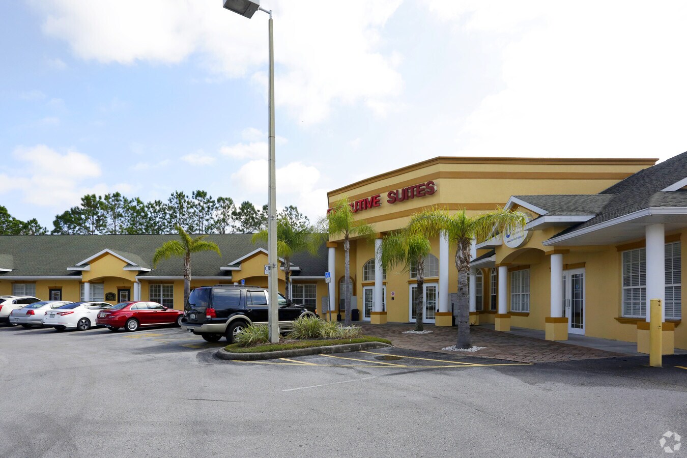 10335 Cross Creek Blvd, Tampa 33647 UK