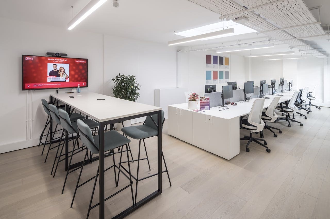 14 Clerkenwell Close, London to rent Interior Photo- Image 1 of 21