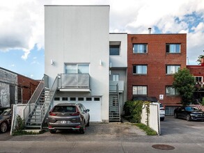 7132-7136A Rue Drolet, Montréal, QC for sale Primary Photo- Image 1 of 2