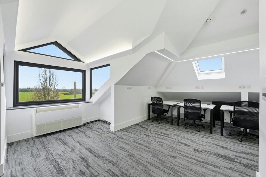 Mill Ln, Alderley Edge to rent - Building Photo - Image 2 of 10