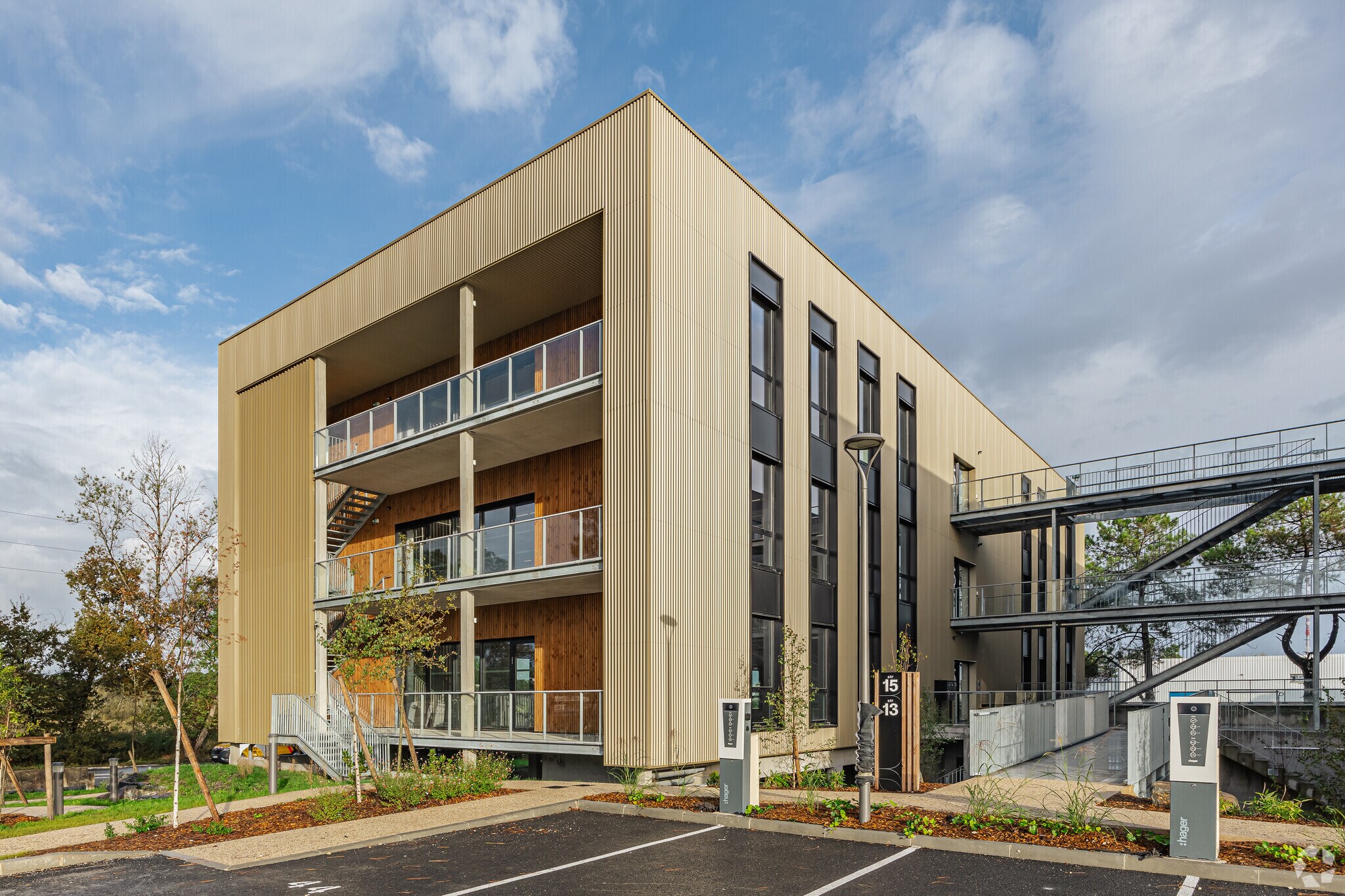 5 Rue Amy Johnson, Mérignac to rent Primary Photo- Image 1 of 5