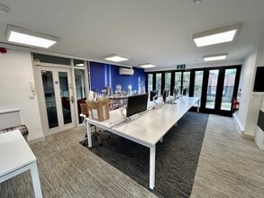 Lambourn Rd, Newbury to rent Interior Photo- Image 2 of 4