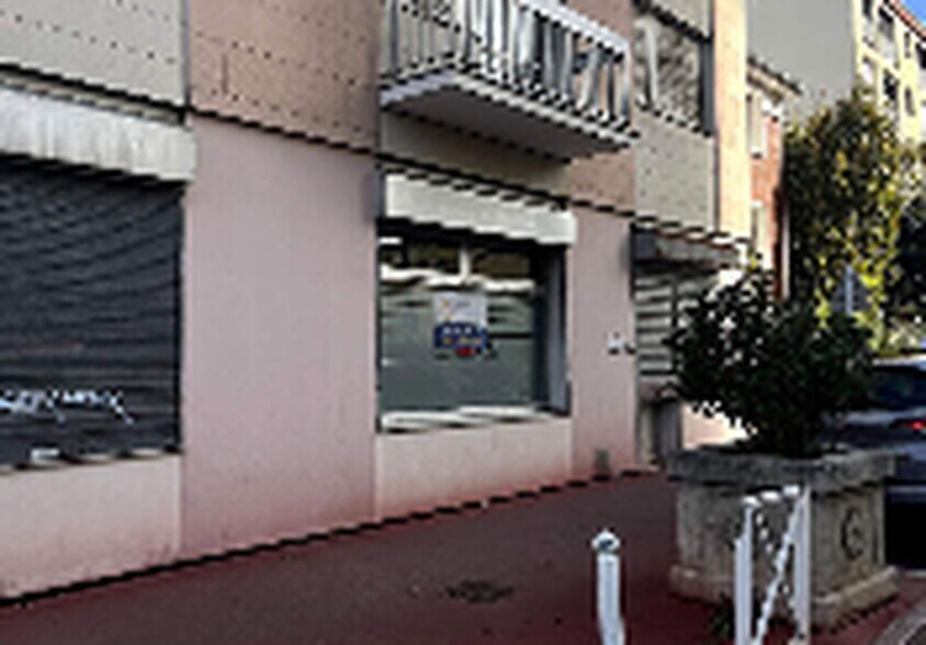 17 Rue Guillot, Montrouge to rent - Building Photo - Image 2 of 5