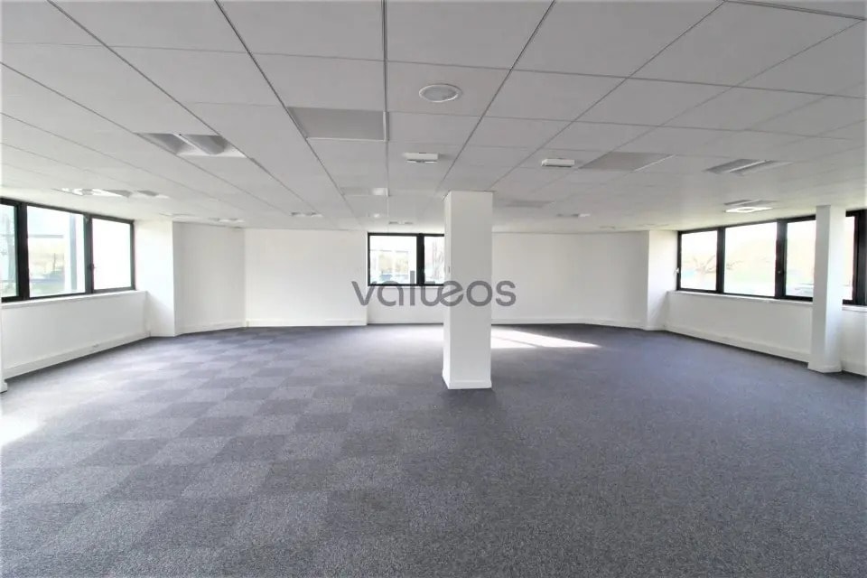Location Bureaux 252 m² - Photo 1