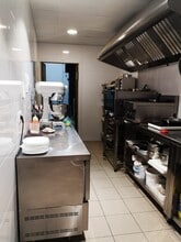 Retail in Girona, Gerona to rent Interior Photo- Image 2 of 4