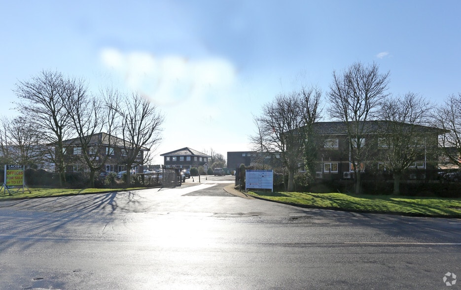 Grimsby Rd, Grimsby to rent - Building Photo - Image 2 of 7