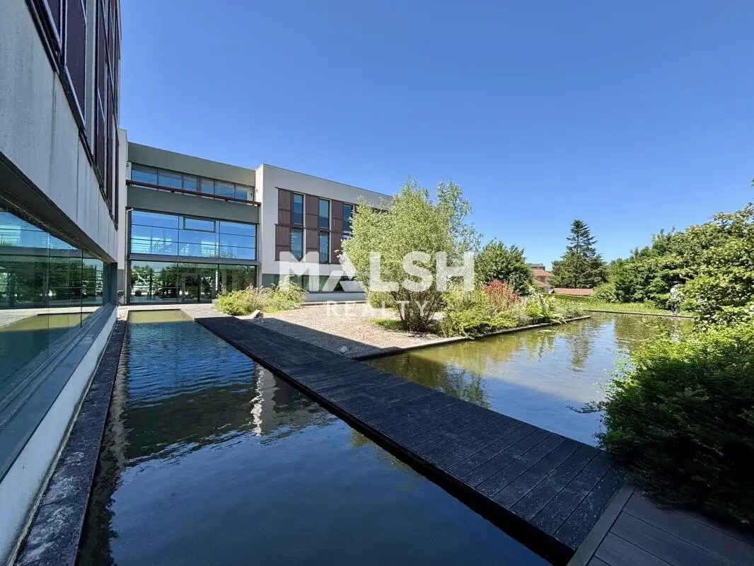 Office in CHAMPAGNE-AU-MONT-D'OR to rent Building Photo- Image 1 of 14