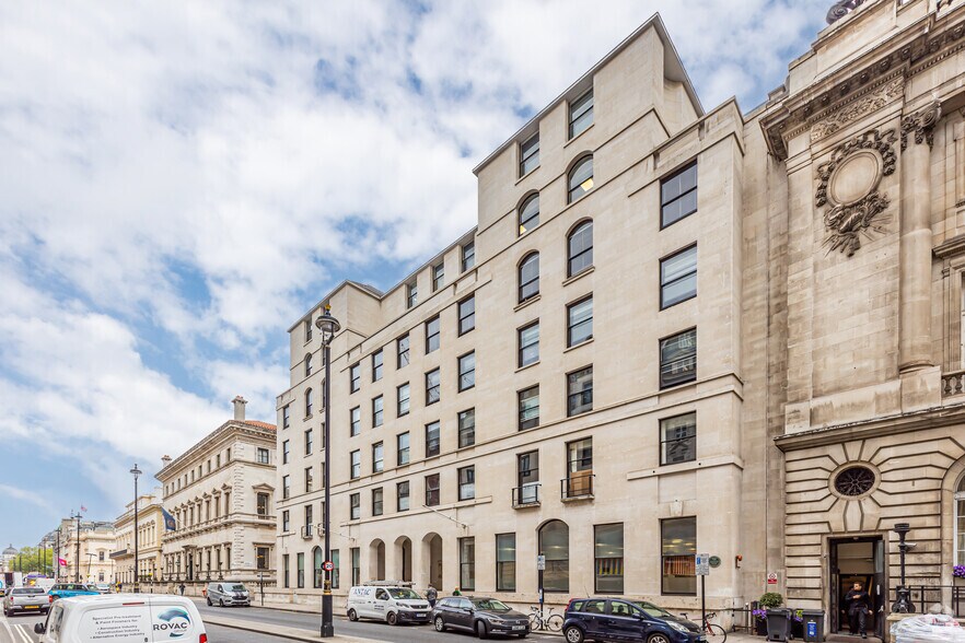 100 Pall Mall, London to rent - Building Photo - Image 3 of 8