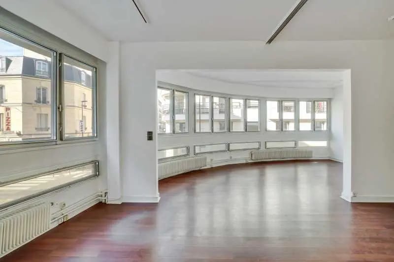 Office in Boulogne-Billancourt to rent Building Photo- Image 1 of 17