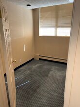 1900-1950 Lonsdale Ave, North Vancouver, BC to rent Interior Photo- Image 2 of 7