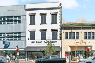 26 W Broughton St, Savannah, GA for rent Building Photo- Image 1 of 29