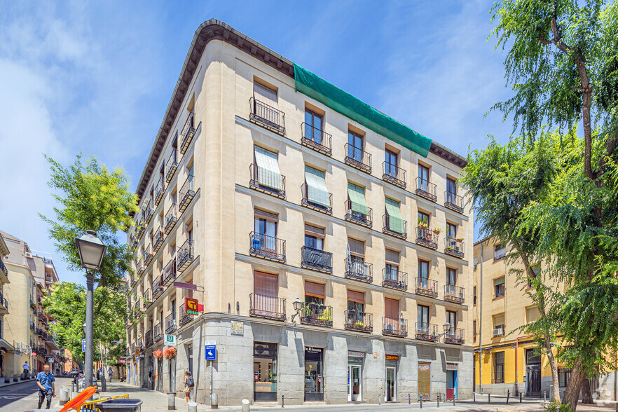 Calle De Embajadores, 31, Madrid, Madrid for sale - Primary Photo - Image 1 of 5