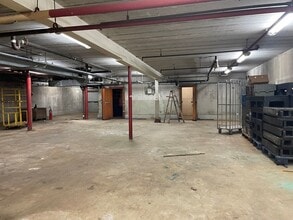 5820 N Milwaukee Ave, Chicago, IL for sale Interior Photo- Image 2 of 4