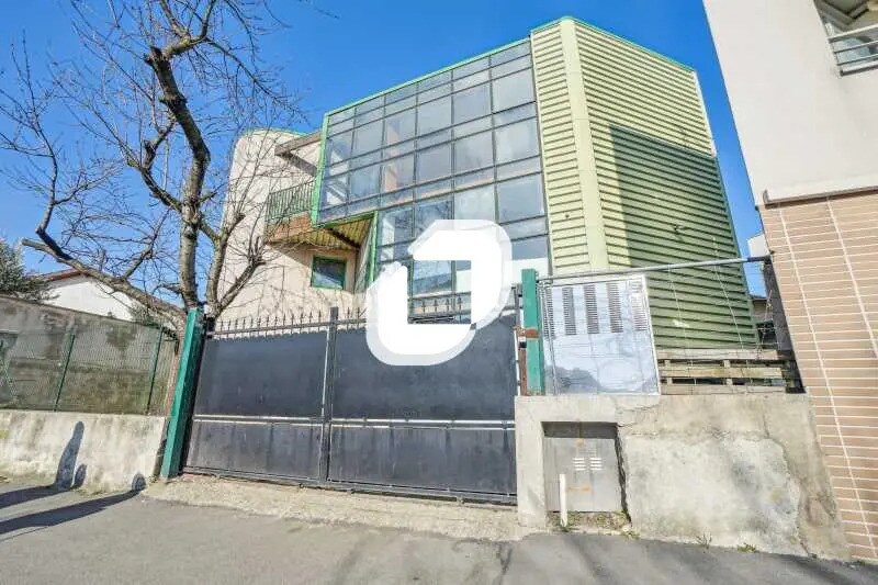 Office in Romainville to rent Building Photo- Image 1 of 8