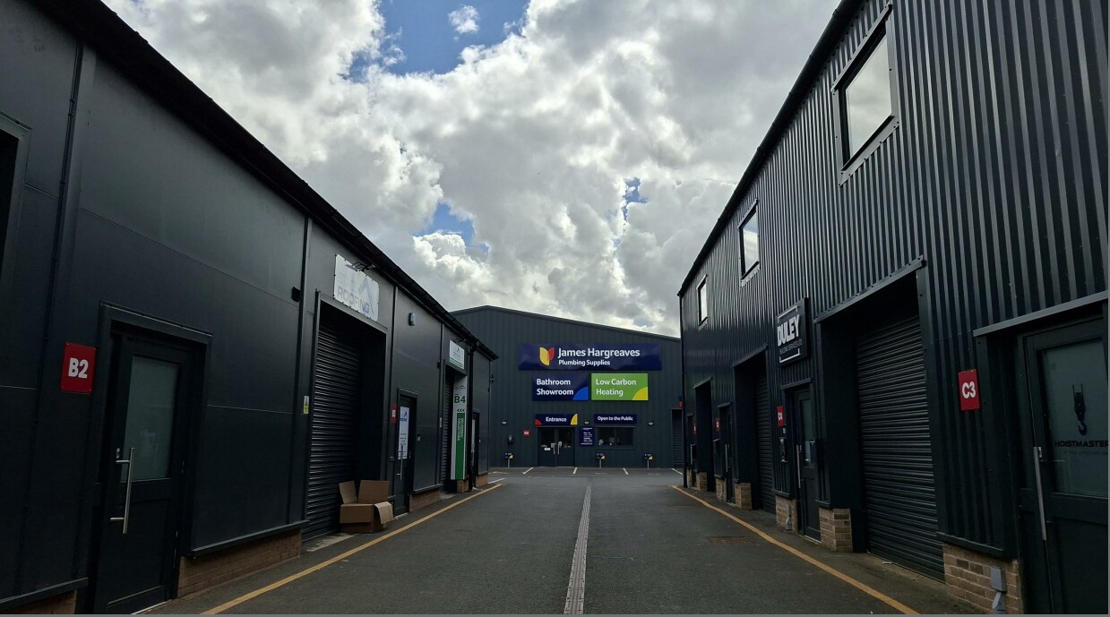 Thorpe Rd, Melton Mowbray to rent Building Photo- Image 1 of 11