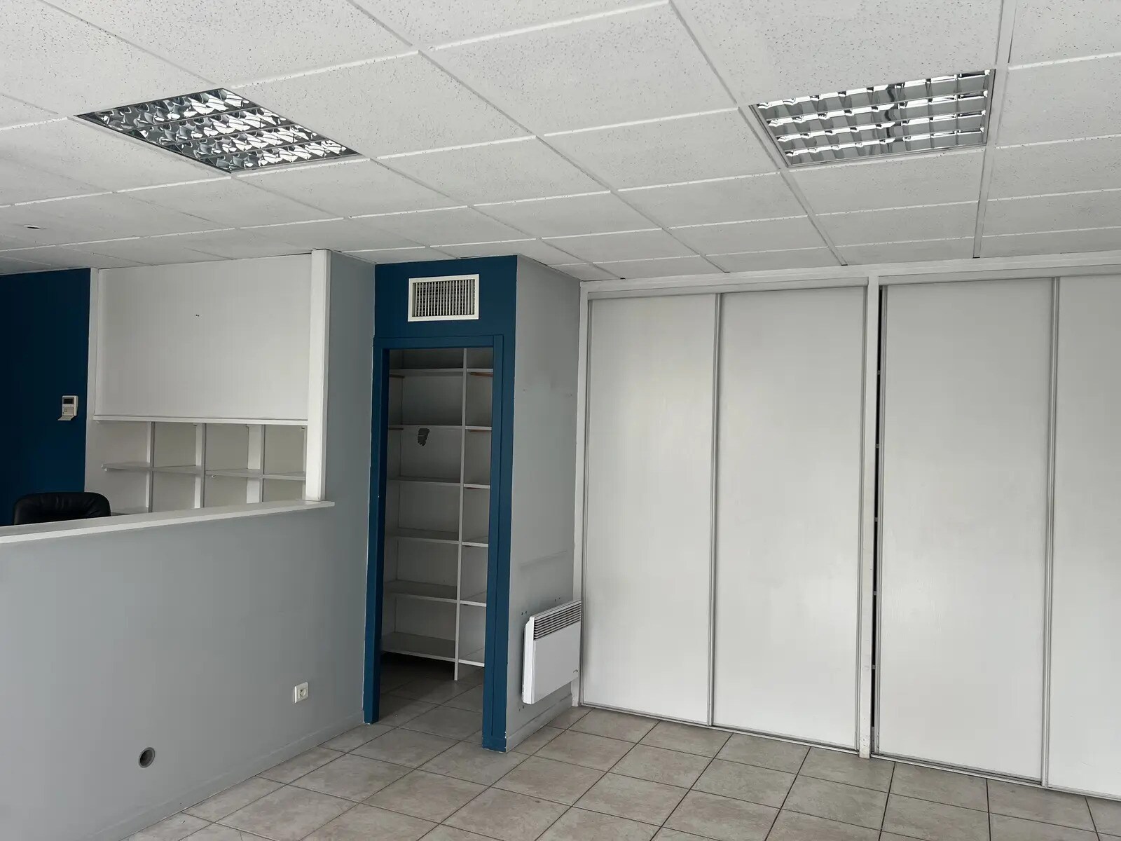 Rue Jules Ferry, Fontaines-sur-Saône for sale Interior Photo- Image 1 of 4