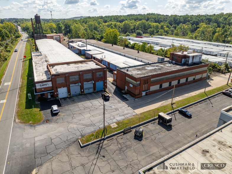 24350-24500 Solon Rd, Bedford Heights, OH for rent - Building Photo - Image 1 of 4