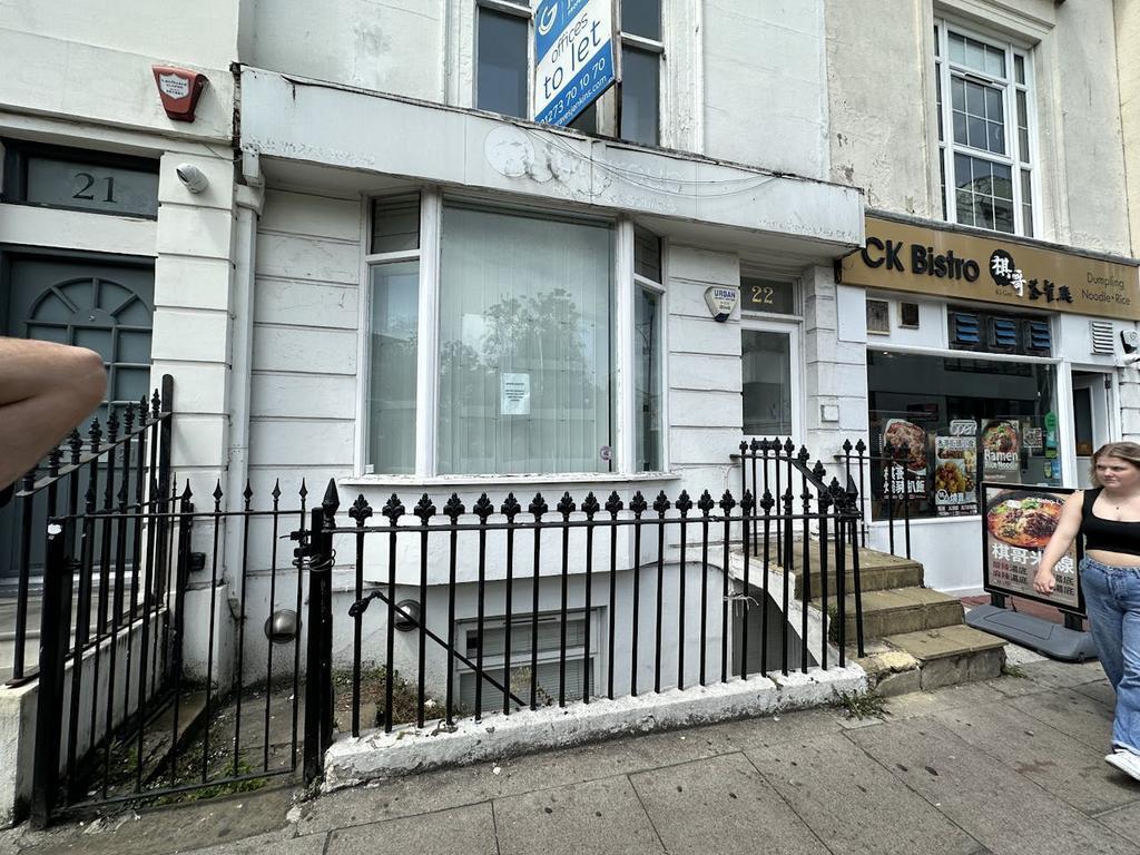 22 Queens Rd, Brighton to rent Building Photo- Image 1 of 10