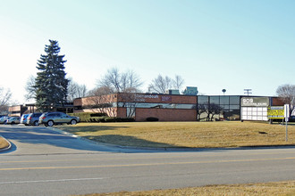 909 W Maple Rd, Clawson, MI for rent Building Photo- Image 1 of 7