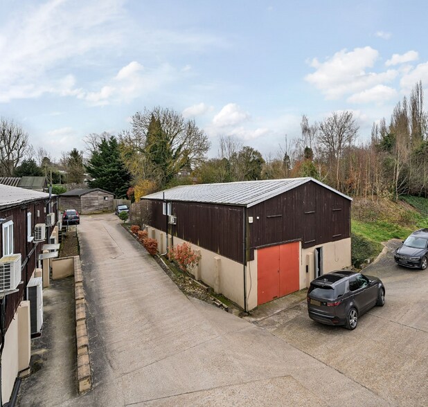 Leaves Green Rd, Keston for sale - Primary Photo - Image 1 of 1