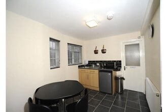 14 Waterloo Rd, Wolverhampton to rent Interior Photo- Image 2 of 2