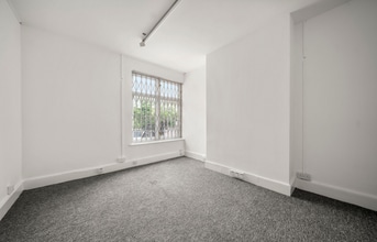 31 Station Rd, Cheadle to rent Interior Photo- Image 2 of 2