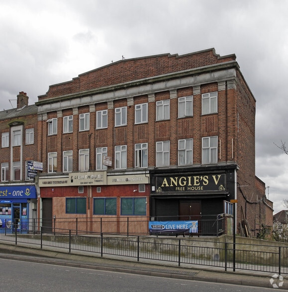 Kenton Ln, Harrow for sale - Primary Photo - Image 1 of 20