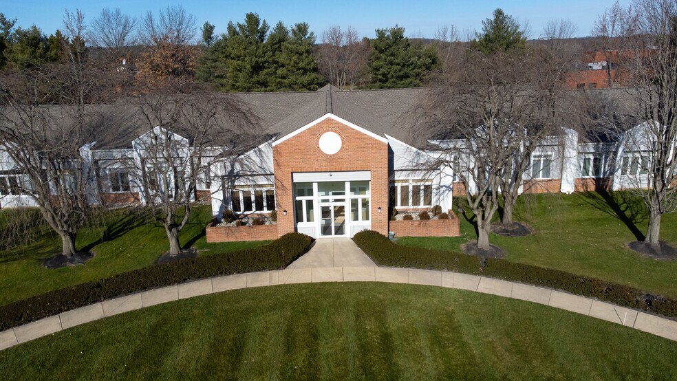 400-415 Executive Dr, Langhorne, PA for sale - Aerial - Image 1 of 1