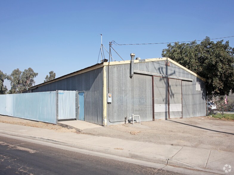 11 Lake St, Bakersfield, CA for sale - Primary Photo - Image 1 of 1