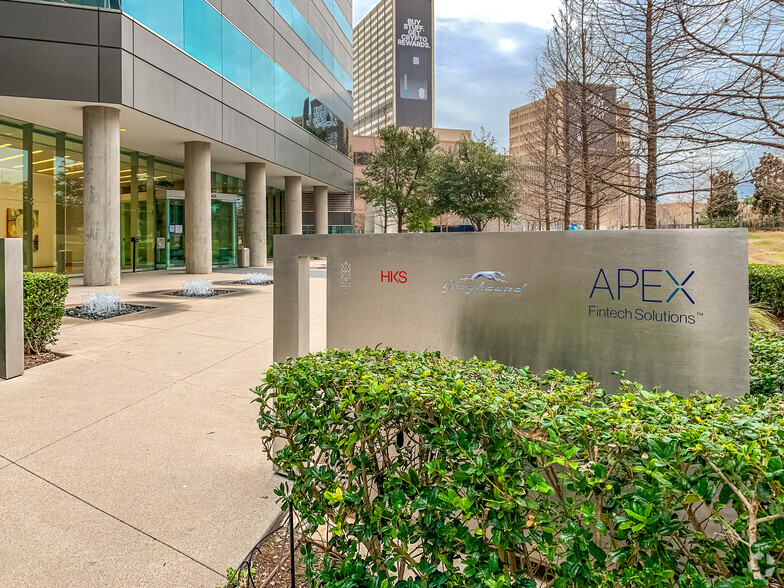 350 N Saint Paul St, Dallas, TX for rent - Building Photo - Image 3 of 5