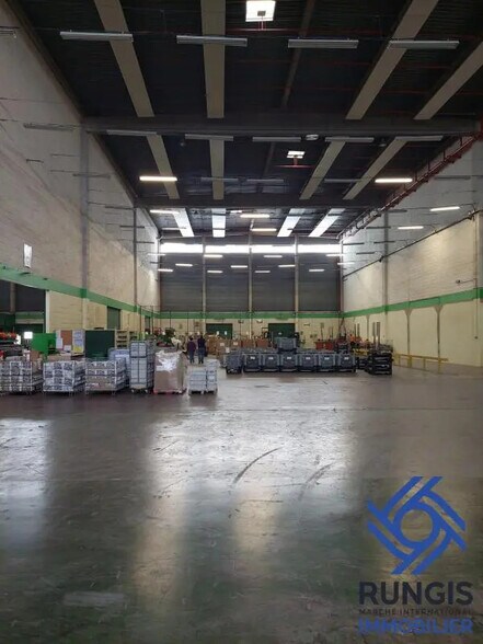 Industrial in Thiais to rent - Interior Photo - Image 2 of 5